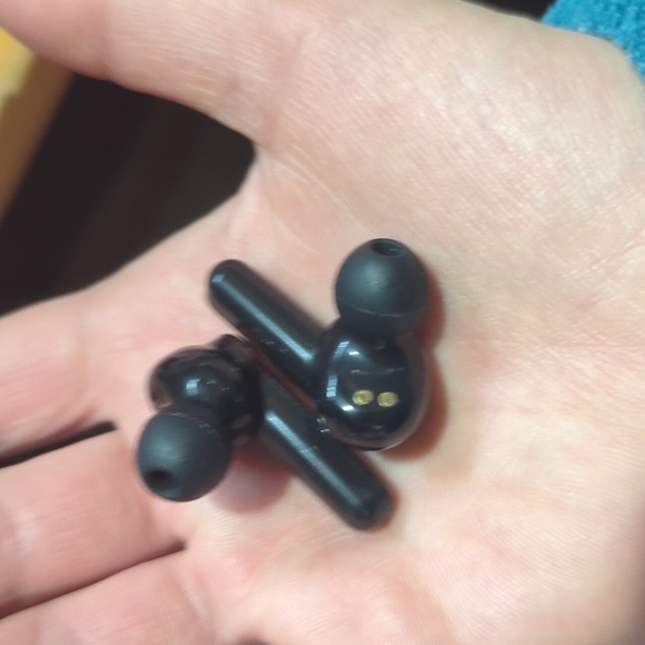 Title: M19 TWS Wireless Bluetooth Earbuds w/ LED Display Charging Case - Picture 10 of 13